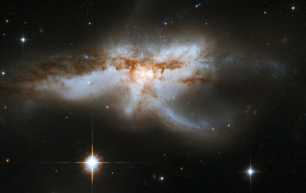 Galaxie NGC 6240