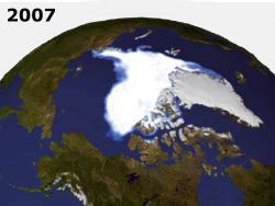 Satellitenfoto, das die Ausdehnung des arktischen Meereises im Sommer 2007 zeigt